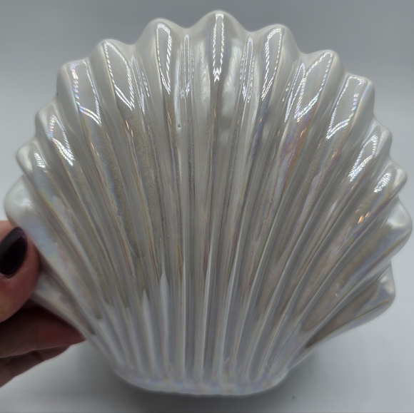 Bath & Body Works White Iridescent Clamshell Candle Holder - Picture 6 of 6